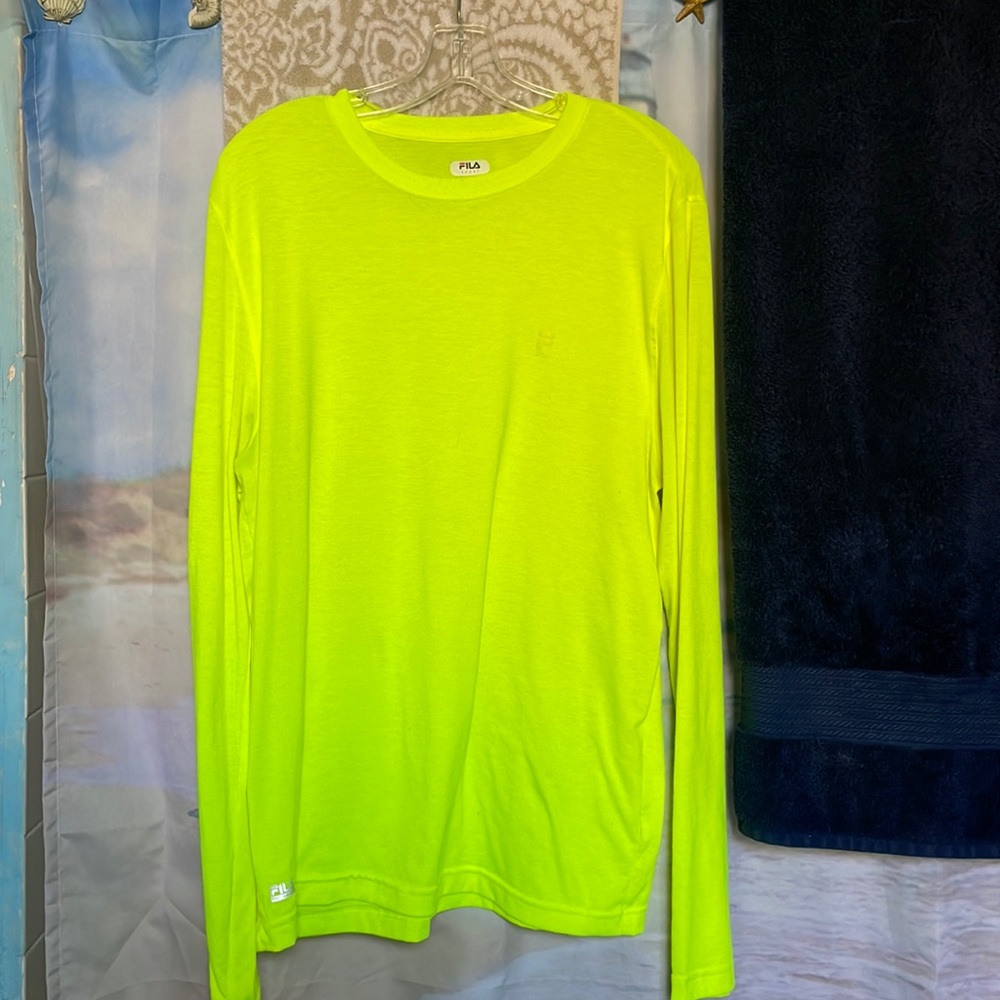 Mens Size M FILA sport long-sleeved HiViz workout t-shirt, pre-owned, 96poly